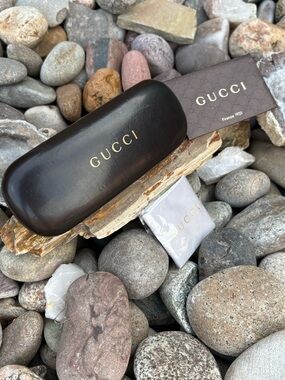 Vintage Gucci Clamshell Hard Eyeglass Case + Cleaning Cloth Authentication Card